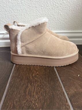 Koolaburra by UGG Kool Ultra Mini Platform in Sand Women’s 10